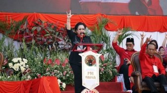 Isu Sekelompok Kader Ingin Jokowi Jadi Ketum PDIP, Drama Politik Jilid II?