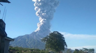 Merapi Waspada, Radius 3 Km dari Puncak Tak Boleh Ada Manusia