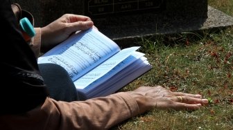 Bacaan Doa Ziarah Kubur dan Tata Cara Sesuai Sunnah Rasul Menjelang Ramadhan