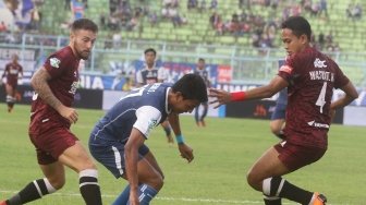 Gagal Tundukkan PSM, Arema Masih Tertahan di Zona Merah