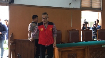 Keluarga Hakim Meninggal, Sidang Tio Pakusadewo Ditunda