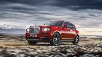 Best 5 Oto: Tangguhnya Rolls-Royce Cullinan, Manfaatkan Layanan SKY