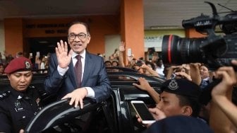 Anwar Ibrahim Bebas