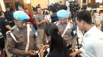 Jurnalis di Polda Jatim Diperiksa Pasca Penyerangan di Polda Riau