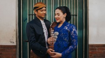 Disebut Berkelas, Simak 7 Maternity Shoot Vicky Shu