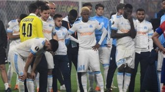 Suporter Mengamuk, Laga Marseille Vs Rennes Terpaksa Ditunda