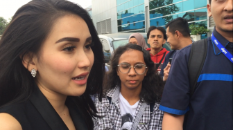 Blak-blakan Ayu Ting Ting Soal Isu Raffi Ahmad Dipecat Pesbukers