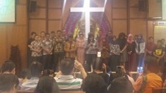 Doa Bersama Antar Umat Agama Digelar di GKI Surabaya