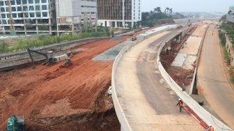 Pembangunan Tol Desari Molor