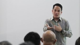 Presiden Go-JEK Indonesia Andre Soelistyo menghadiri acara penandatanganan Nota Kesepahamam terkait "Studi pengembangan Non-Farebox Busines dan Mobile Payment untuk MRT Jakarta" di Wisma Nusantara, Jakarta, Selasa (22/5).