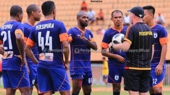 Persija Tengah Terpuruk, Persipura Optimistis Amankan Tiga Poin