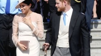 Meghan Markle Menyerah pada Selera Fashion Kerajaan