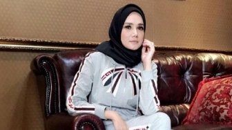 Mulan Jameela Nyaman dengan Hijab Syar'i