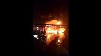 Kapal Tanker Minyak Milik Pertamina Terbakar di Banjarmasin