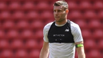 Brighton Resmi Boyong James Milner dari Liverpool