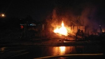 DUAARR! Bengkel Motor di Bogor Meledak dan Terbakar