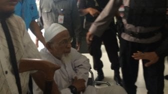 Lagi, Abu Bakar Ba'asyir Dibawa ke RSCM