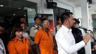 Dilimpahkan Ke Kejari, Roro Fitria dan Kurir Narkoba Pakai Batik Couple