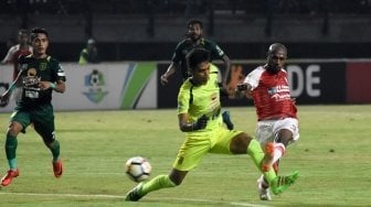 Gol Fandry Batalkan Kemenangan Persipura di Surabaya