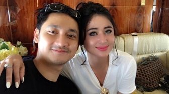 Tak Tahu Bakal Bercerai, Dewi Perssik Beli Mobil Rp 3 Miliar untuk Angga Wijaya: Masih Dipitain Lho Mobilnya