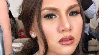 Tak Malu, Evelyn Nada Anjani Pamer Foto Tidur Mangap di Angkutan Umum