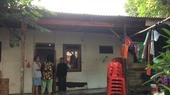 Kamsah, Pasukan Oranye Korban Tabrakan Tinggal di Rumah Triplek