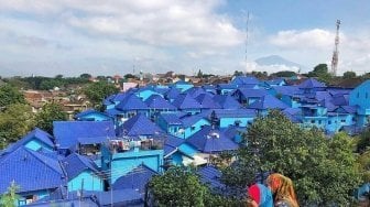 Mirip Santorini, Ini Pesona Kampung Biru di Malang