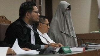 Yulianis di Sidang PK Anas Urbaningrum