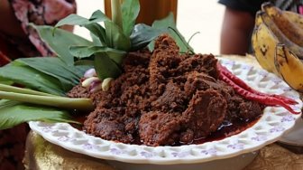 Dharmasraya Bakal Kirim 1 Ton Rendang untuk Korban Letusan Gunung Semeru