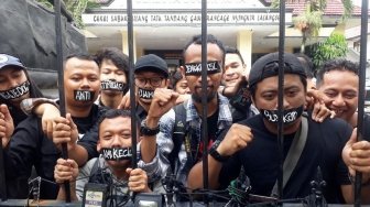 Aksi Solidaritas untuk Radar Bogor, Puluhan Jurnalis Lakban Mulut