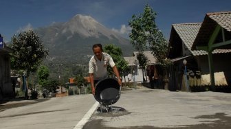 Gunung Merapi Dua Kali Meletus pada Jumat Malam, Warga Mengungsi