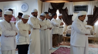 Kabar Kasus Pornografi Dihentikan, Apakah Rizieq Akan Pulang?