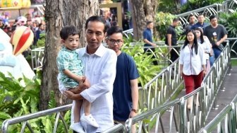Momen Keseruan Jokowi Ajak Anak Cucu ke Dufan, Ancol