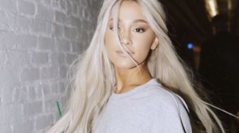 Ariana Grande Pamer Rambut Pirang untuk Peran di Film Wicked