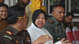 Risma Pastikan Tidak Ada Santunan Bagi Korban Surabaya Membara