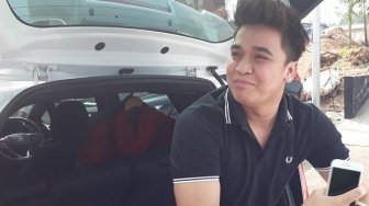 Digosipkan Bangkrut, Billy Syahputra Beli 2 Mobil Baru Sekaligus