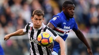 Lichtsteiner Resmi Gabung Arsenal