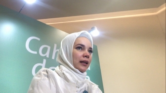 5 Fakta Perjalanan Hijrah Dewi Sandra Bikin Shireen Sungkar dan Fenita Arie Nangis