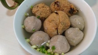 Yang Mudik ke Makassar, Wajib Coba Bakso Ini