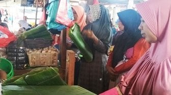 Jelang Lebaran, Harga Daun Pisang di Jayapura Rp 10.000 Per Ikat