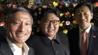 Keliling Singapura, Kim Jong Un Asyik Berfoto Selfie