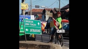 Lelaki 63 Tahun Mudik Jakarta - Jawa Timur Gowes Sepeda Ontel