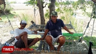Laut Sepi Ikan, Nelayan Ini Terpaksa Lebaran di Kampung Orang