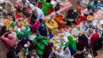 Melongok Tradisi Unik Lebaran di 7 Negara, Indonesia Ada Lho!