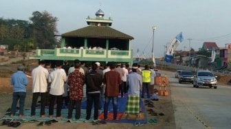 Pemudik Ini Beruntung Salat Id Pertama dan Terakhir di Masjid ini