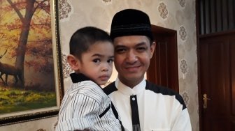 Dude Harlino Berharap Bertemu Ustaz Arifin Ilam di Yaumul Akhir