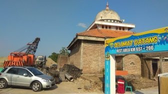 Sebuah Masjid Jadi 'Tumbal' Pembangunan Tol Nganjuk-Ngawi