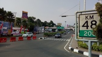 Jalur Puncak Padat, Polisi Sarankan Lewat Jalan Alternatif