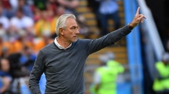 Timnya Dikalahkan Prancis, Van Marwijk Bangga Sekaligus Kecewa