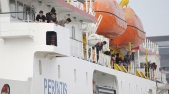 Pemudik tiba di Pelabuhan Tanjung Priok, Jakarta, Rabu (20/6). 